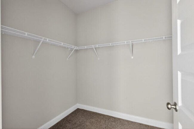 Building Photo - 15610 Ridge Ct