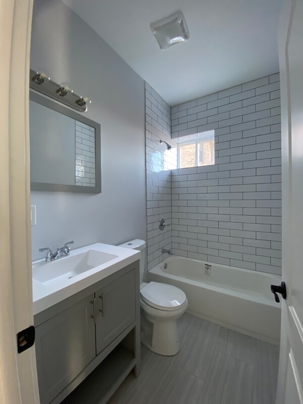 Building Photo - 5558 W Congress Pkwy