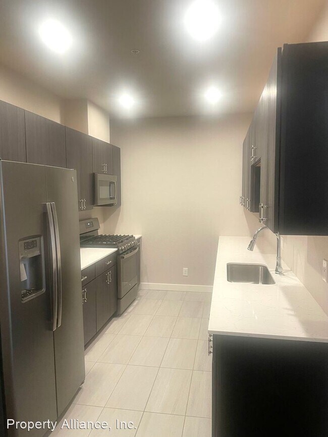 Building Photo - 2 br, 2 bath House - 1401 W. 85th Avenue #...