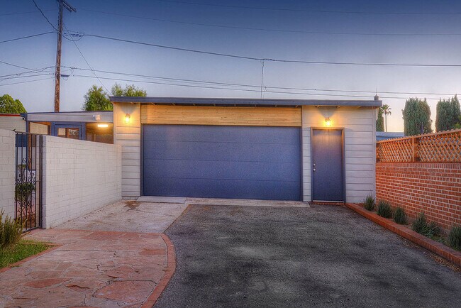 Building Photo - PRE-LEASE FOR AUGUST 2026 - Gorgeous home ...