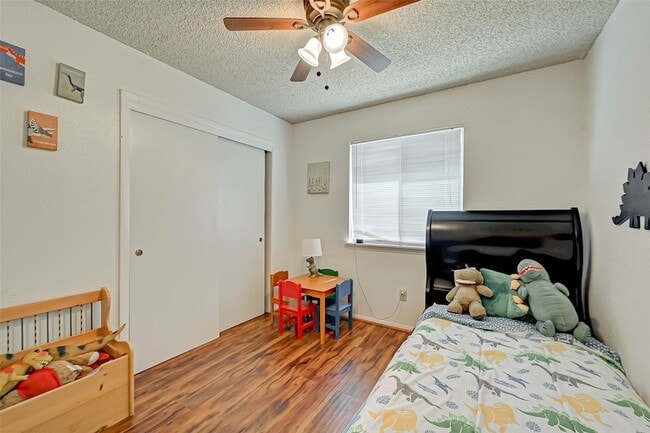 Building Photo - 16355 Sierra Grande Dr