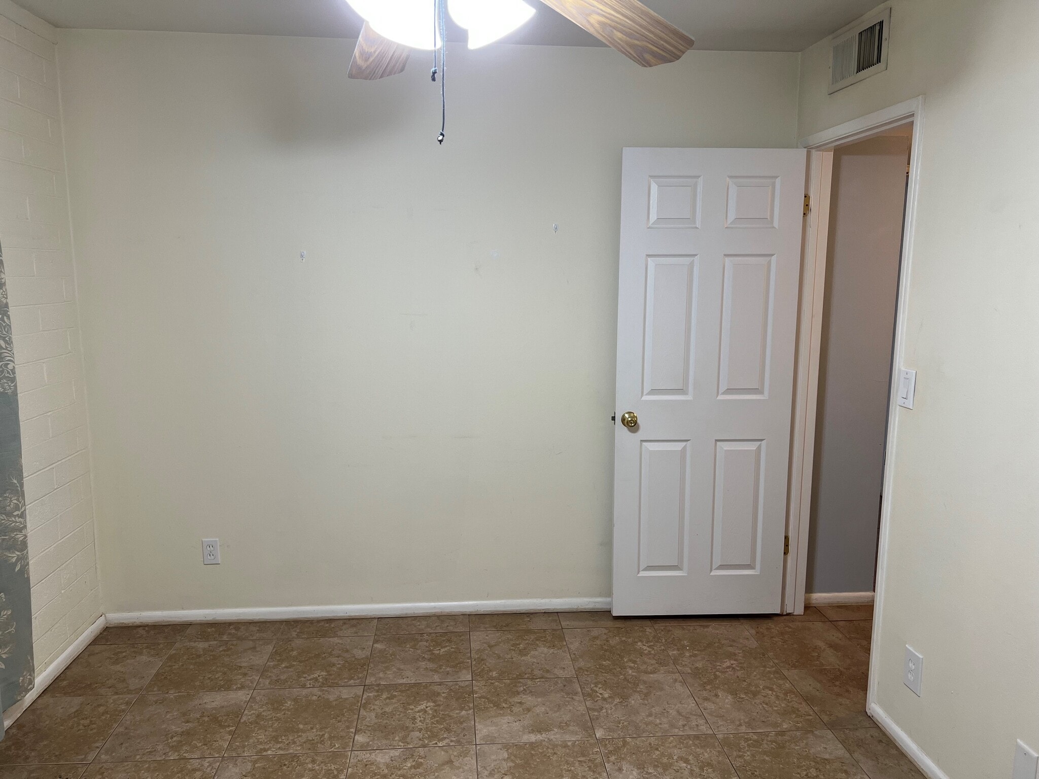 Guest bedroom - 10946 W Canterbury Dr