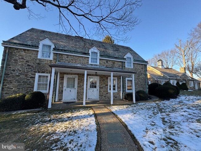 Building Photo - 3700 Albidale Dr