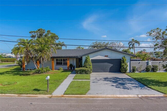 Primary Photo - 400 Capri Blvd