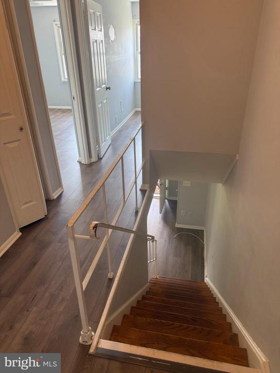 Building Photo - 2053 Larkhall Rd