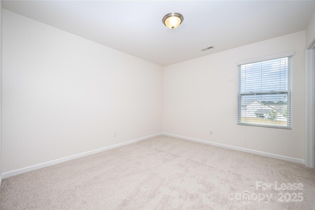 Building Photo - 3530 Alister Ave SW