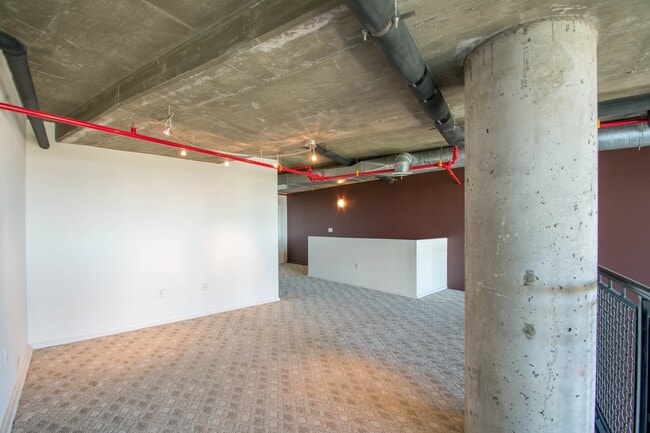 Building Photo - 2 Bed 2 Bath Modern Condo in Uptown Dallas!