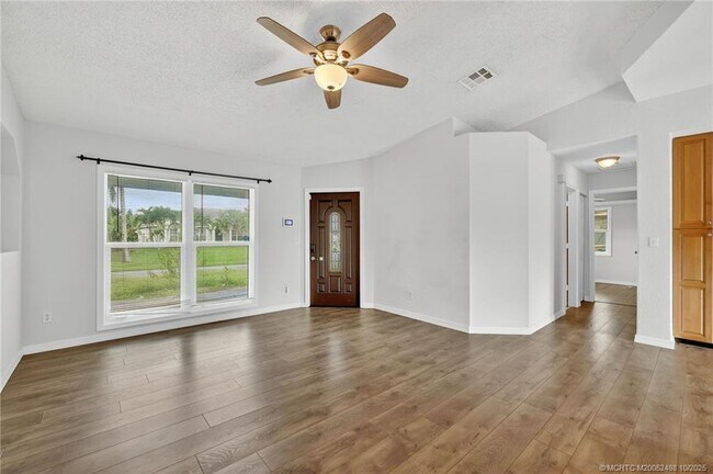 Building Photo - 3171 SW Crumpacker St