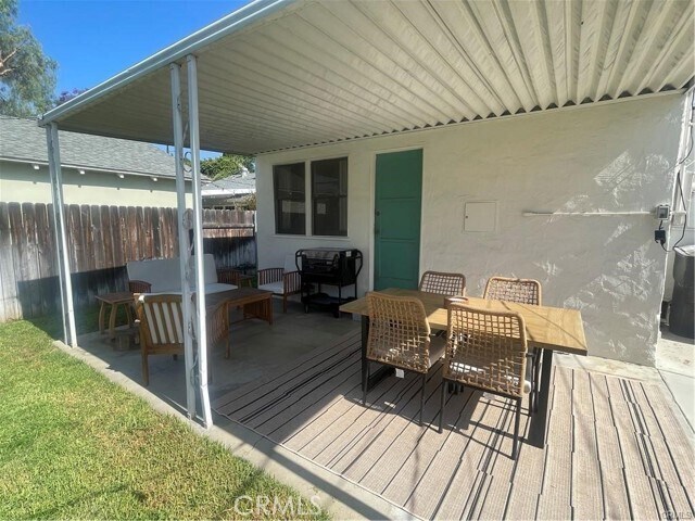 Building Photo - 4586 Sunnyside Dr