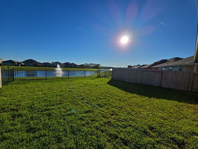 Building Photo - 16790 Lonely Pines Dr