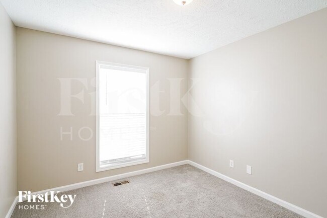 Building Photo - 6009 Pleasant Hill Dr