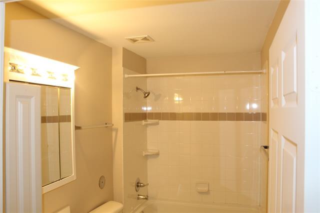 Building Photo - 2617 Raintree Dr