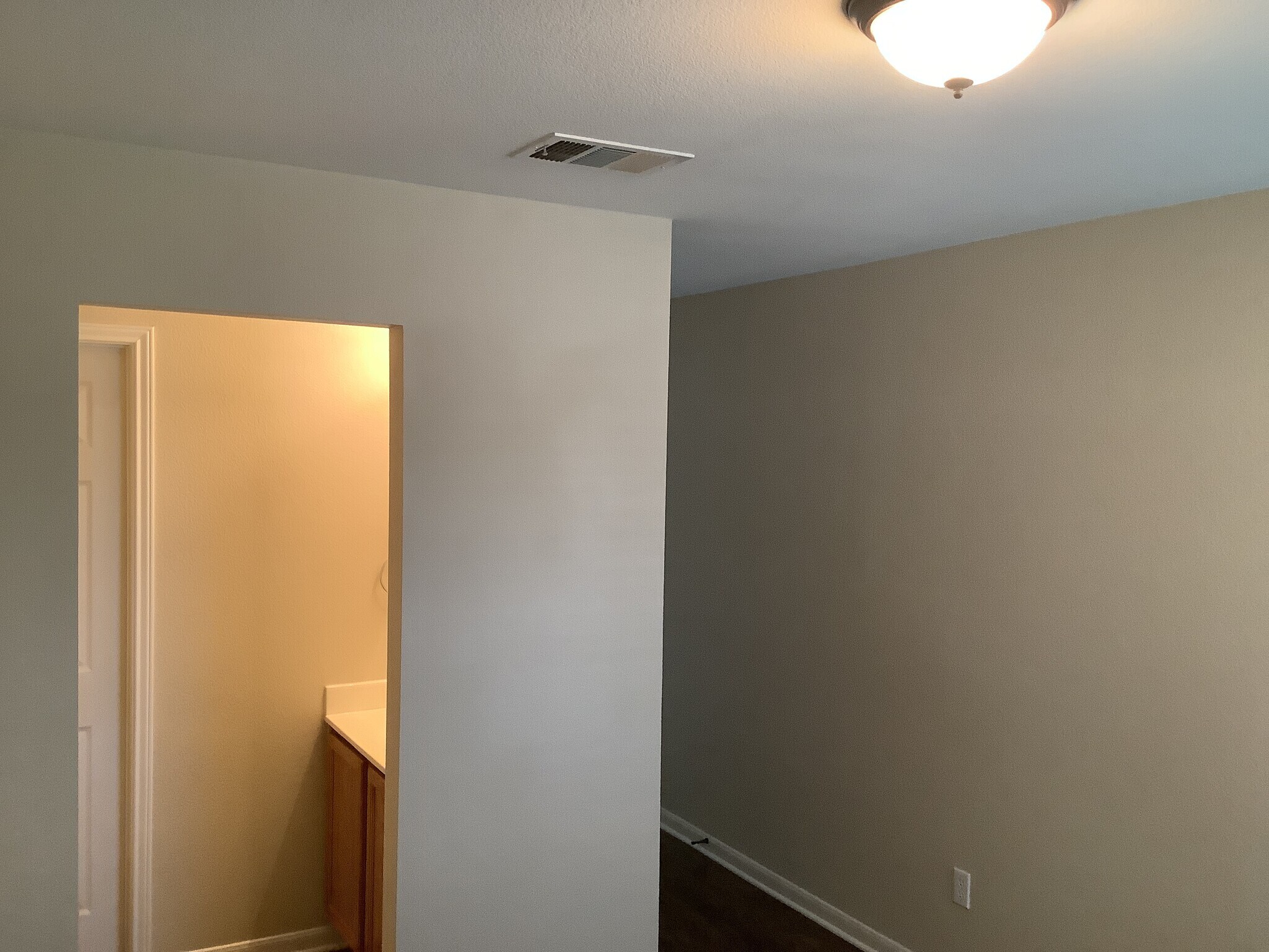 Building Photo - 101 Hanstrom Dr