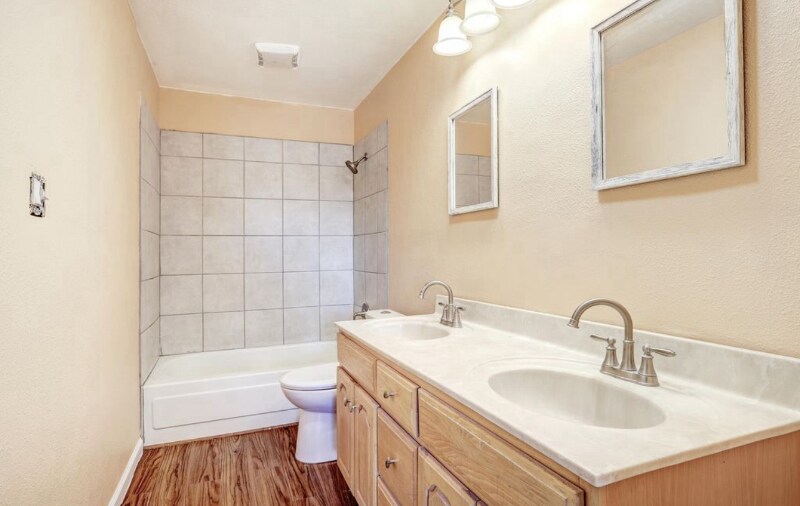 Building Photo - 2424 Vista Grande Dr NW