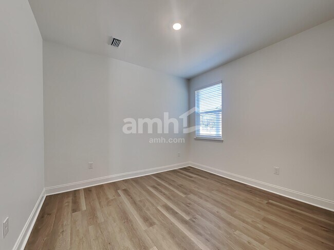 Building Photo - 319 Calla Lily Ct