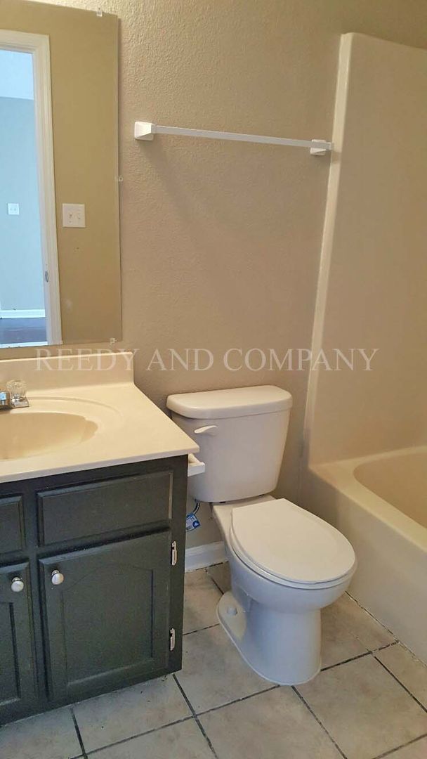 Building Photo - 9298 Charly Hill Ln