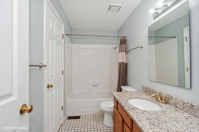 Building Photo - 1270 S Paddock Dr