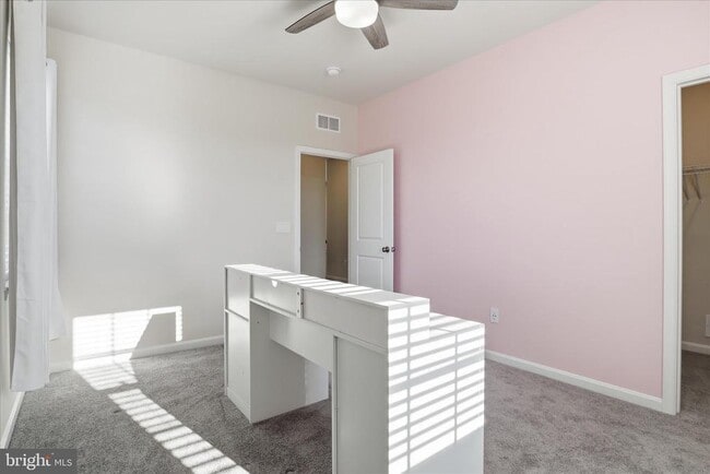 Building Photo - 889 Barksdale Dr