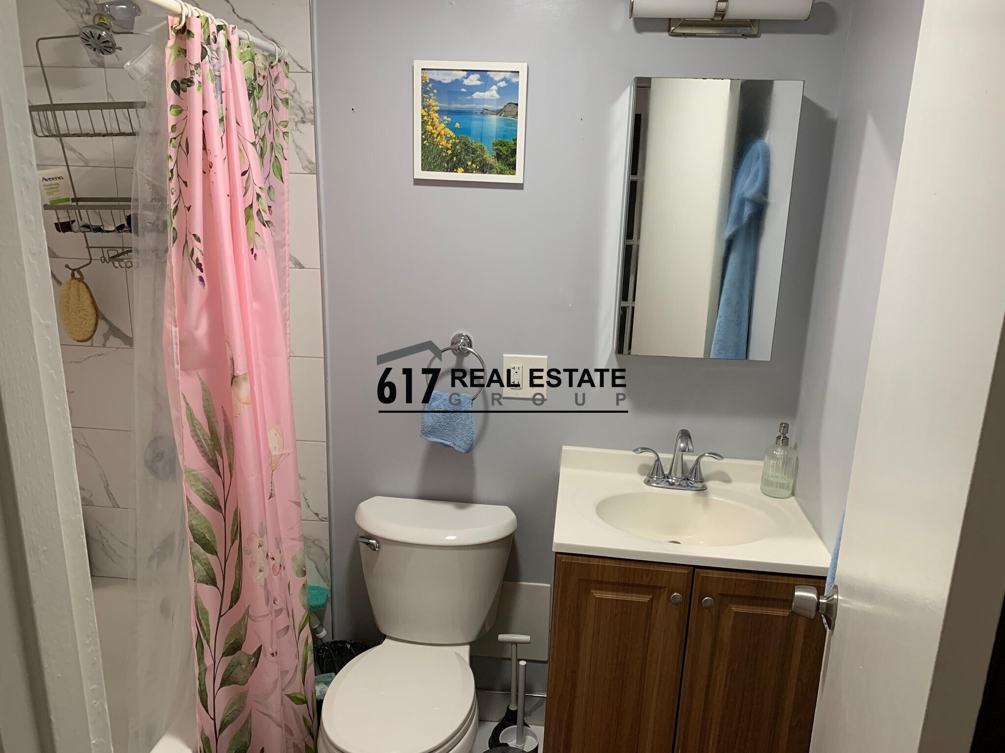 Building Photo - 14 Holmes St