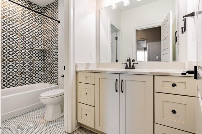 Building Photo - 10506 Meeting St