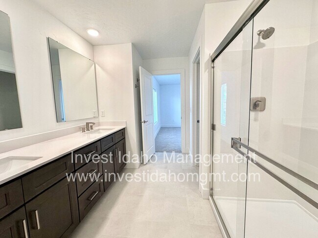Building Photo - Spacious Luxury Townhome Designed for Modern Living available soon!
