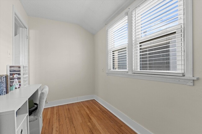 Building Photo - 311 E Rosedale Ave