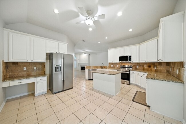 Building Photo - 1626 Maryvale Dr