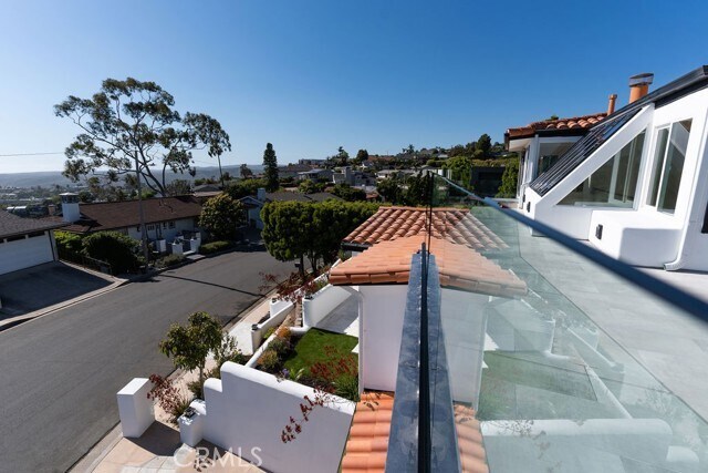 Building Photo - 2850 Zell Dr