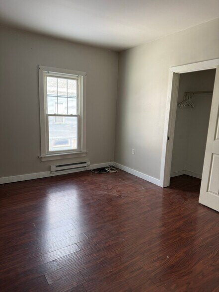 Building Photo - 37 Holland Pl