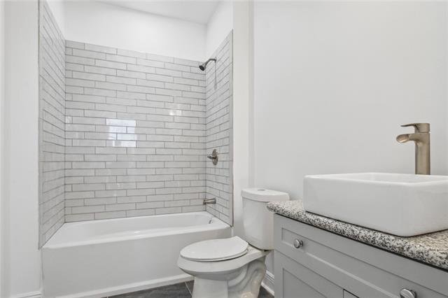 Building Photo - 424 Cougar Dr