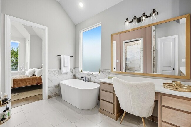 Building Photo - 2016 Strolling Wy