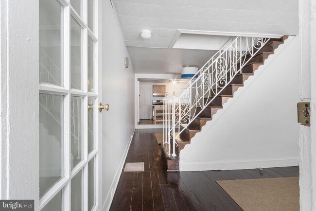 Building Photo - 2041 Pemberton St