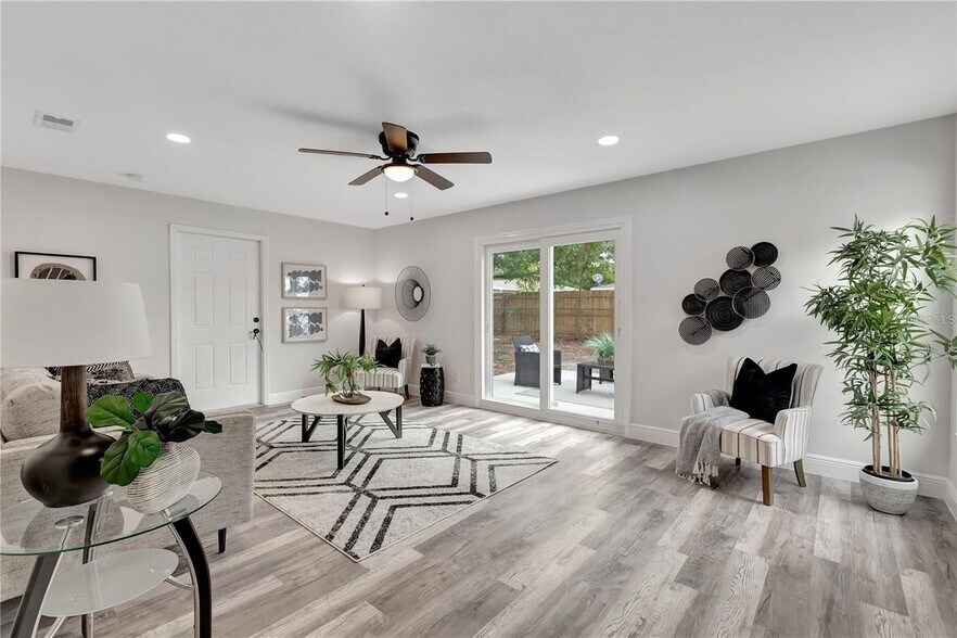 Building Photo - 6660 17th Ln N