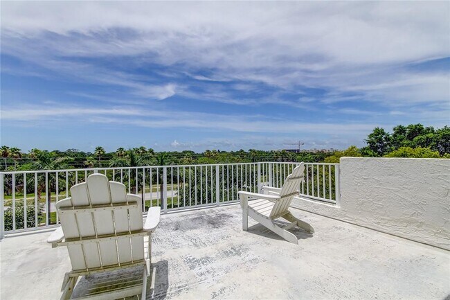 Building Photo - 1575 Pinellas Bayway S