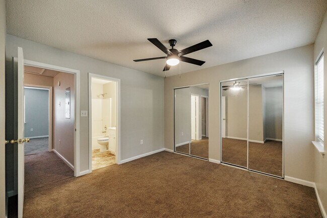 Building Photo - 215 Jennings Mill Rd