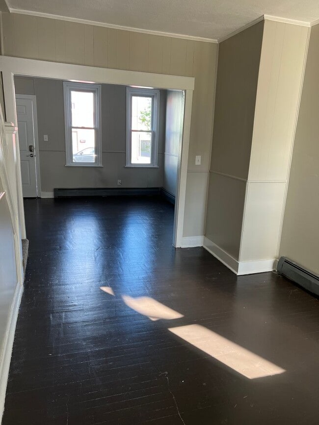 Building Photo - 2 possibly 3 Bedroom  Home In Carlisle wit...