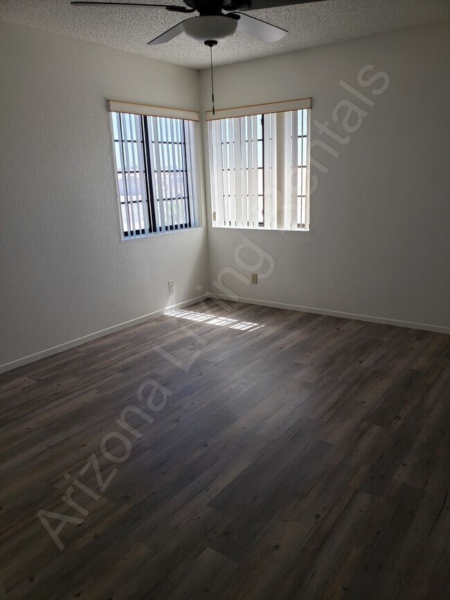 Building Photo - 1781 Palo Verde Blvd N