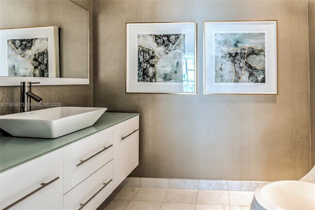 Building Photo - 3535 S Ocean Dr