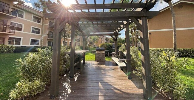 Building Photo - 9055 Wiles Rd