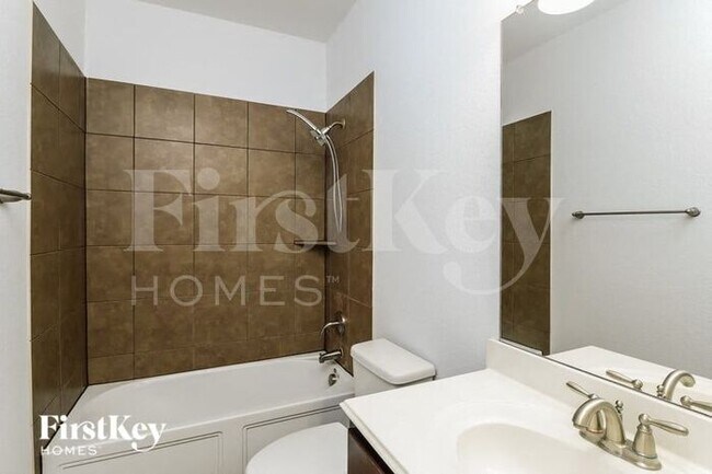 Building Photo - 6114 Barnacle Dr