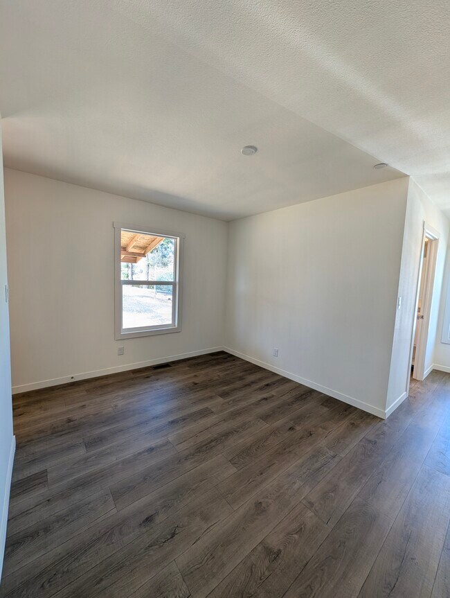 Building Photo - 25874 CA-74