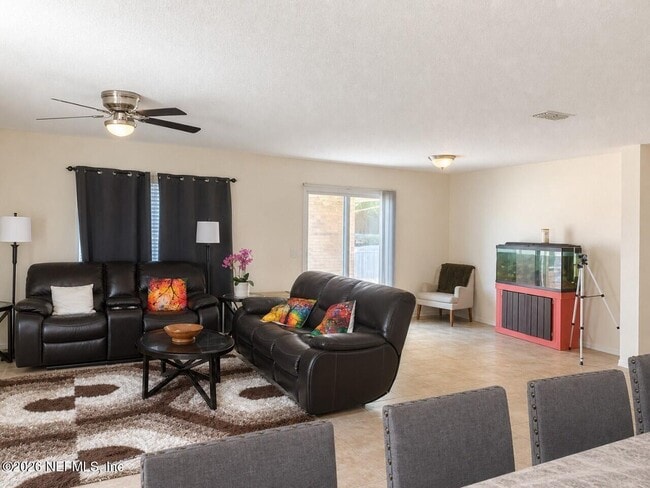 Building Photo - 45013 Amhurst Oaks Dr