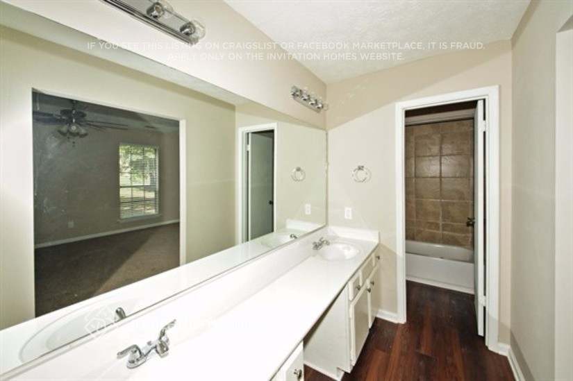 Building Photo - 2399 Stonebridge Ln