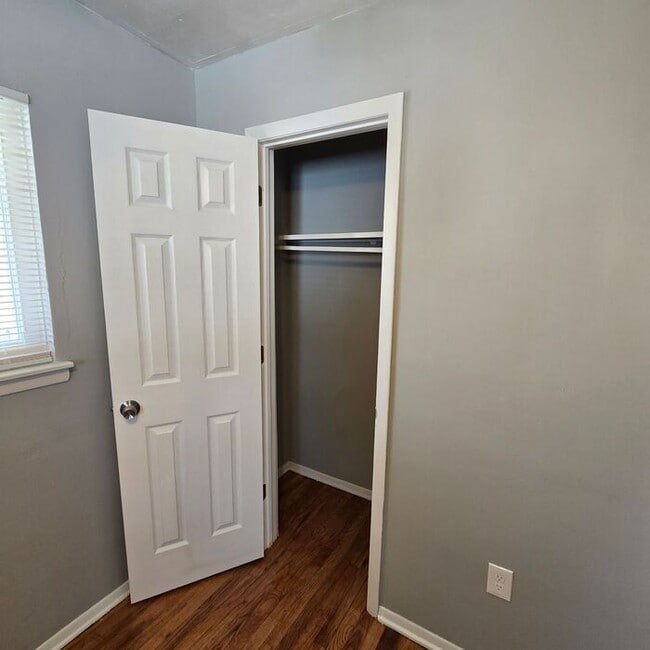 Building Photo - Charming 3-Bedroom Home / Pet-Friendly / A...