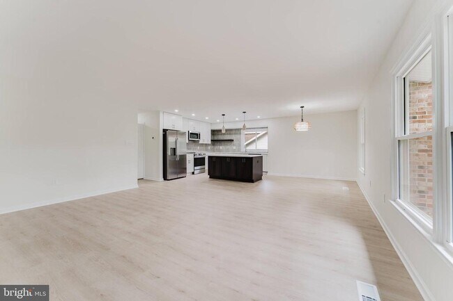 Building Photo - 7107 Sontag Way