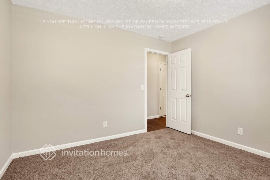 Building Photo - 4885 Cove St