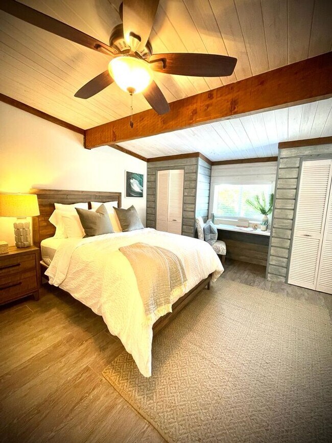 Building Photo - 605 Kensington Pl