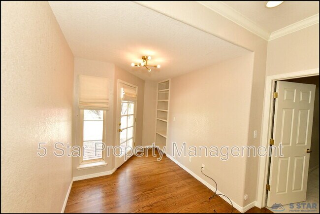 Building Photo - 6598 Eagle Ridge Dr