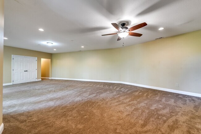 Building Photo - 651 Chalk Hill Rd