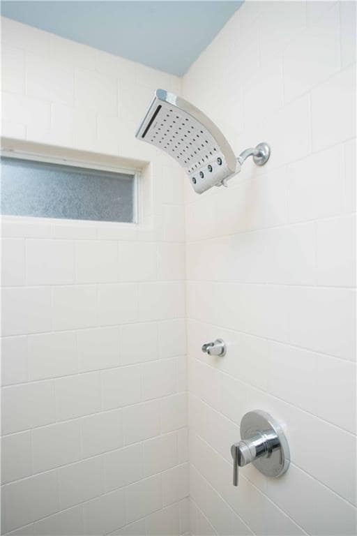 Building Photo - 1214 W 8th St